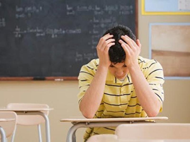 Quais os direitos da escola nos casos de inadimplência de alunos